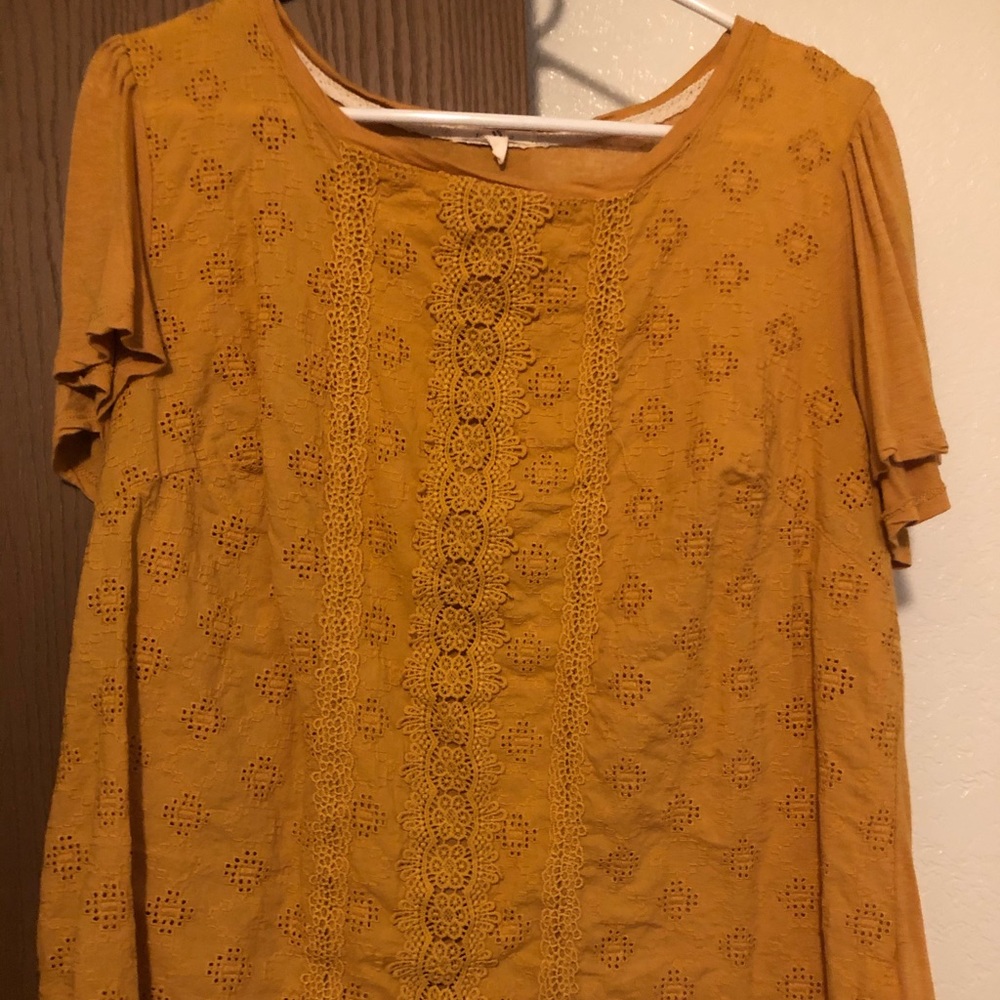 Cropped shirt
